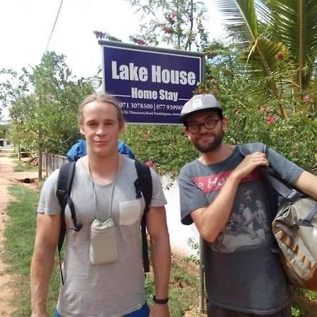 Lake House Homestay أنرادابورام المظهر الخارجي الصورة