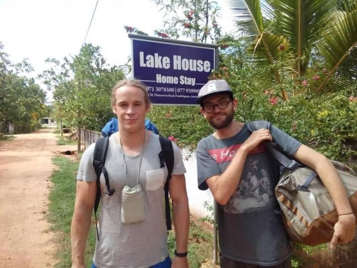 Lake House Homestay أنرادابورام المظهر الخارجي الصورة