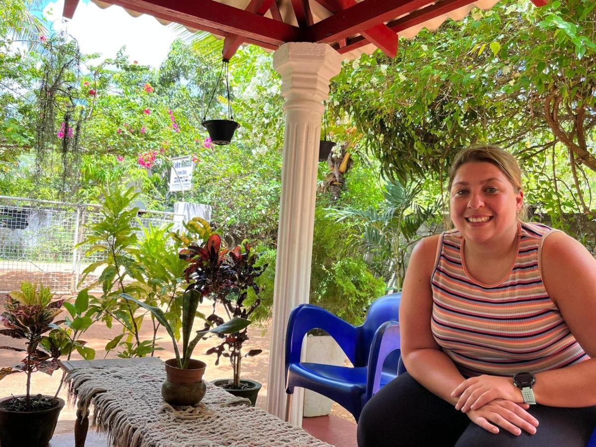 Lake House Homestay أنرادابورام المظهر الخارجي الصورة