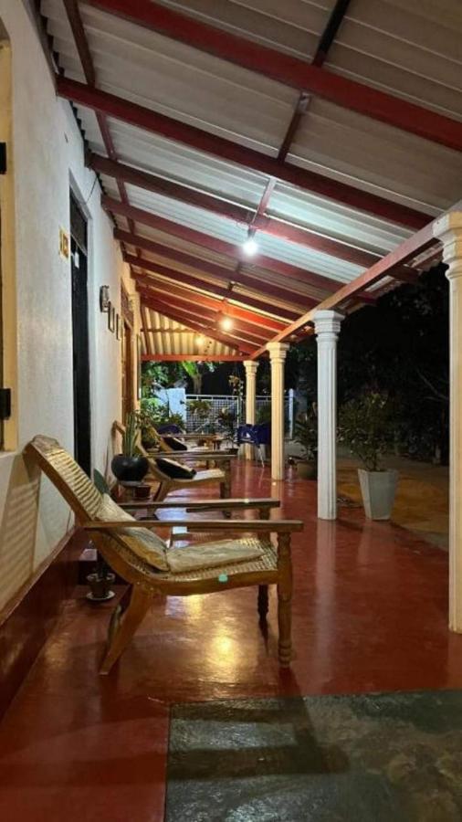 Lake House Homestay أنرادابورام المظهر الخارجي الصورة