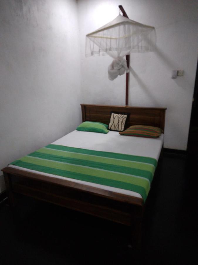 Lake House Homestay أنرادابورام المظهر الخارجي الصورة