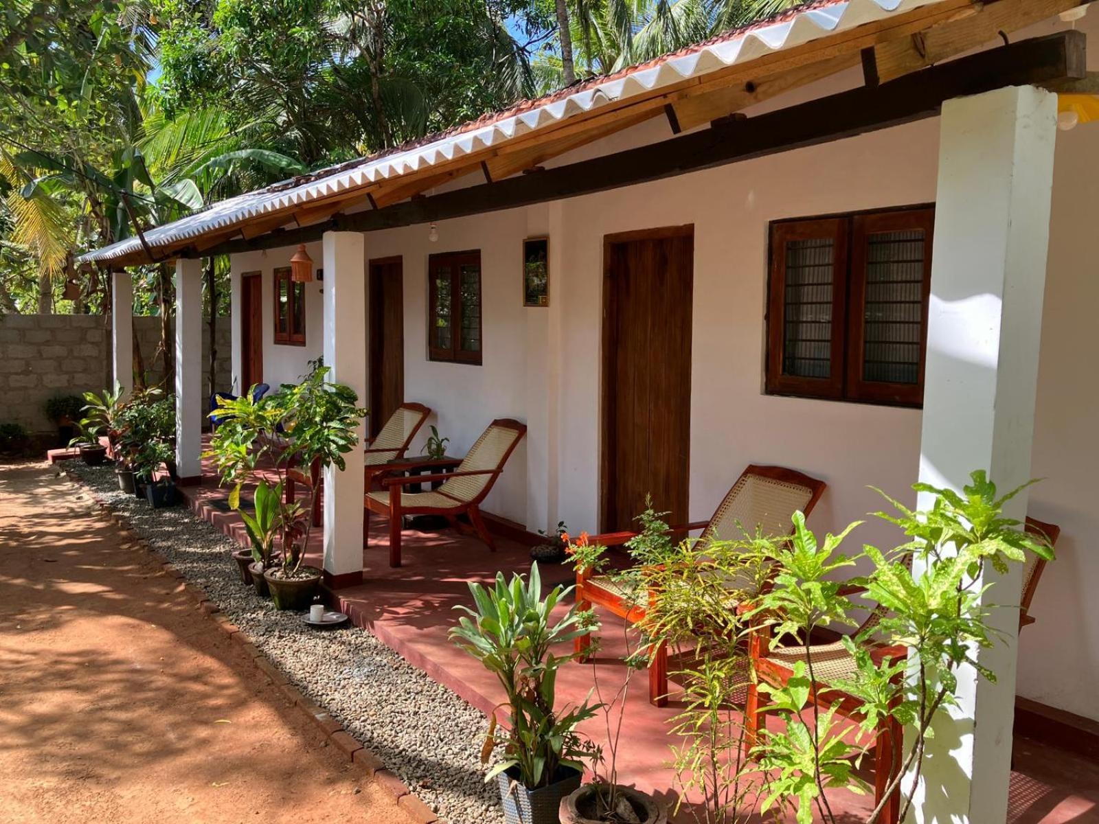 Lake House Homestay أنرادابورام المظهر الخارجي الصورة