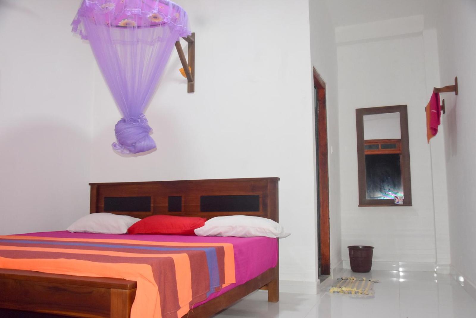 Lake House Homestay أنرادابورام المظهر الخارجي الصورة