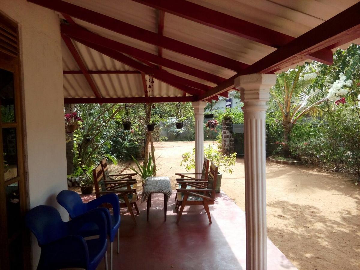 Lake House Homestay أنرادابورام المظهر الخارجي الصورة