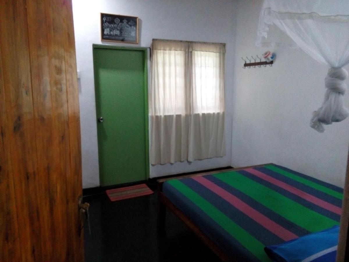 Lake House Homestay أنرادابورام المظهر الخارجي الصورة