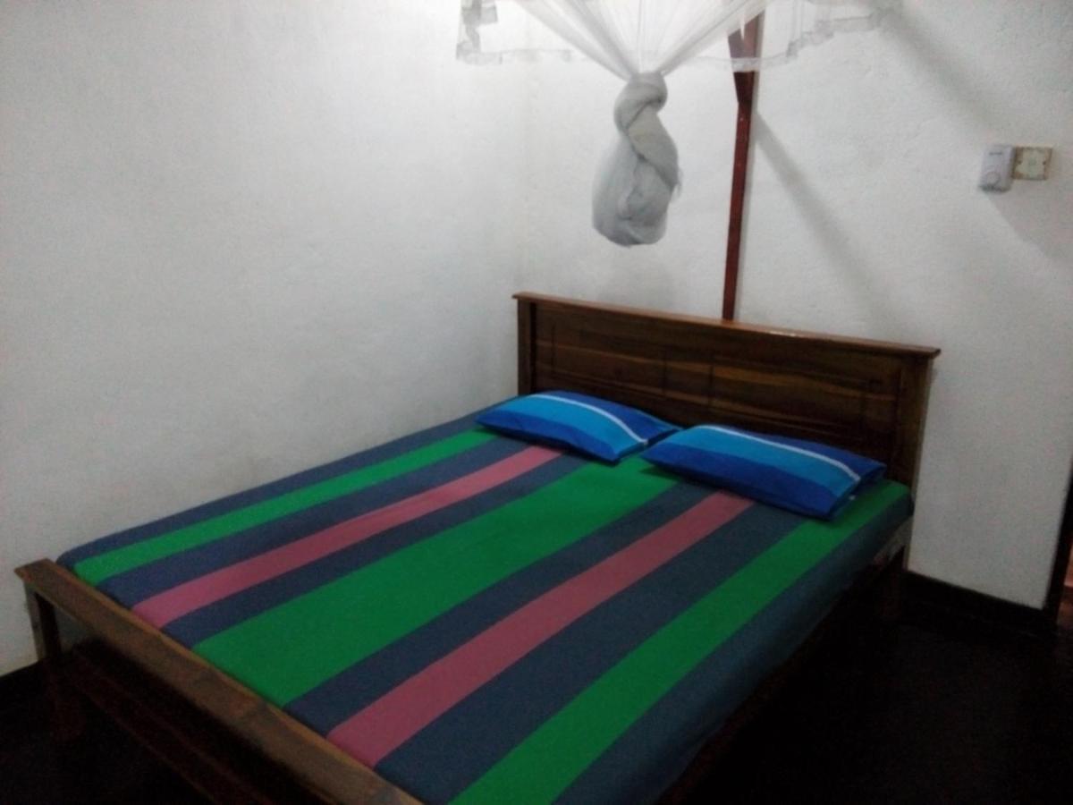 Lake House Homestay أنرادابورام المظهر الخارجي الصورة