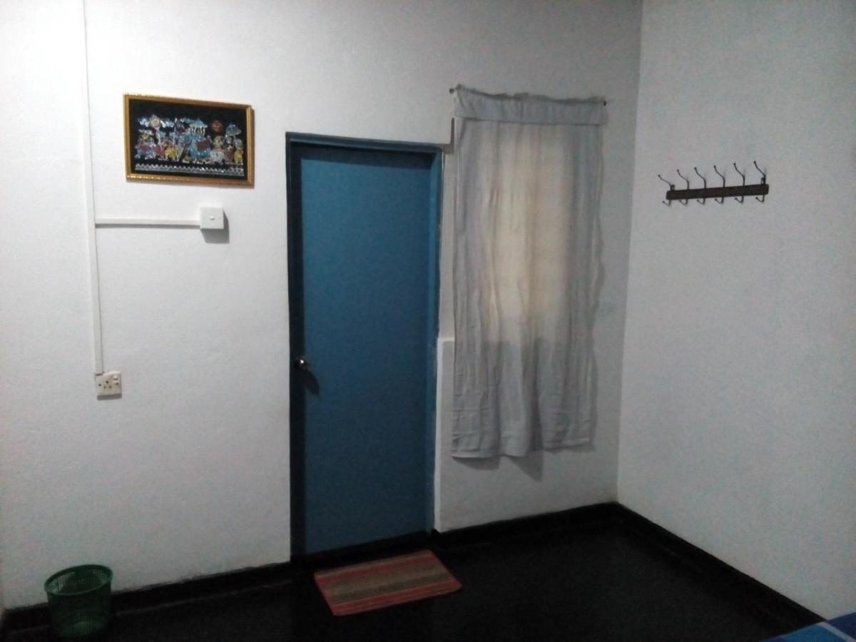 Lake House Homestay أنرادابورام المظهر الخارجي الصورة