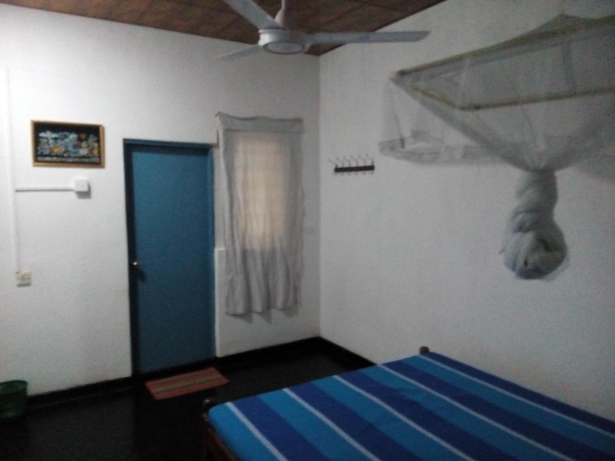 Lake House Homestay أنرادابورام المظهر الخارجي الصورة