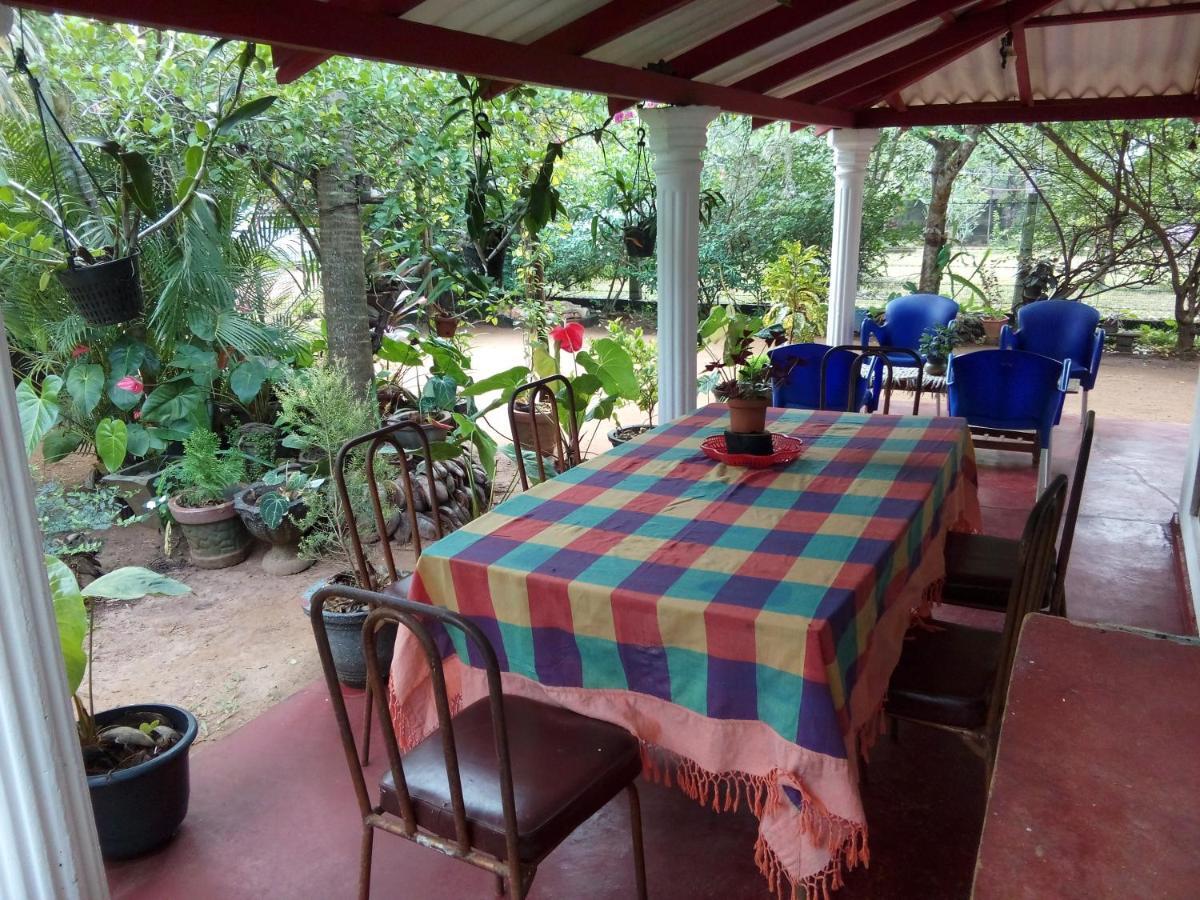 Lake House Homestay أنرادابورام المظهر الخارجي الصورة