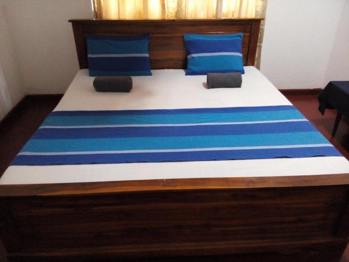 Lake House Homestay أنرادابورام المظهر الخارجي الصورة