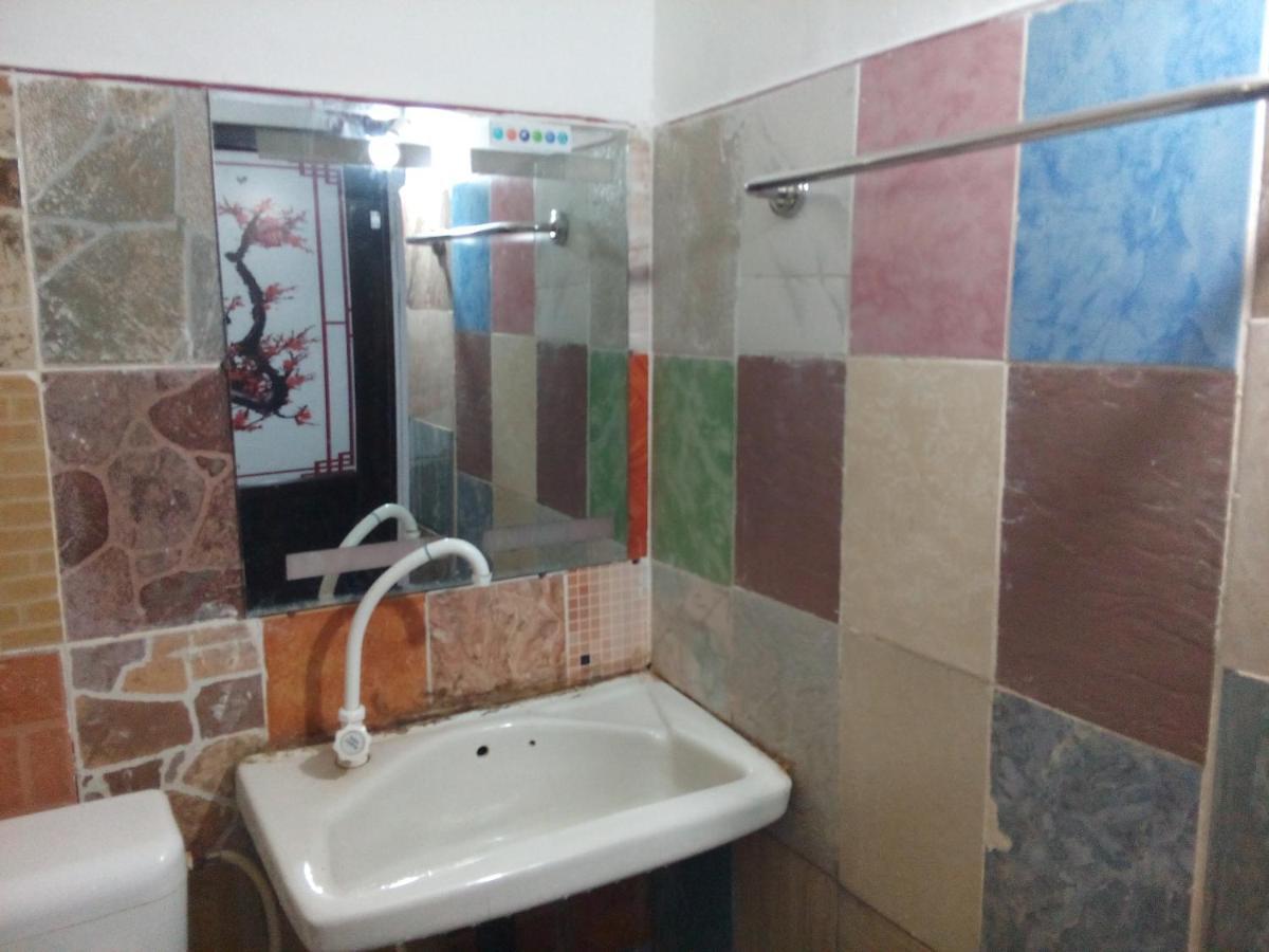 Lake House Homestay أنرادابورام المظهر الخارجي الصورة