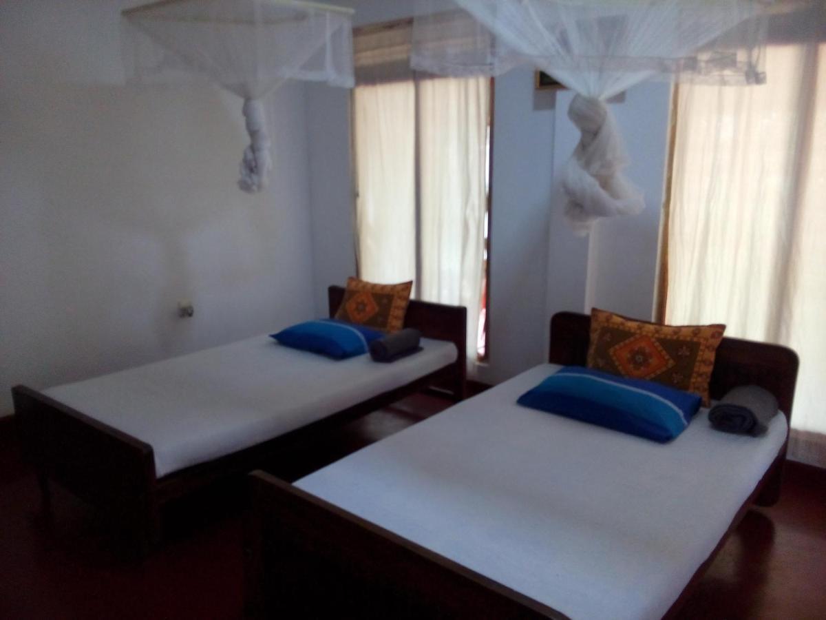Lake House Homestay أنرادابورام المظهر الخارجي الصورة