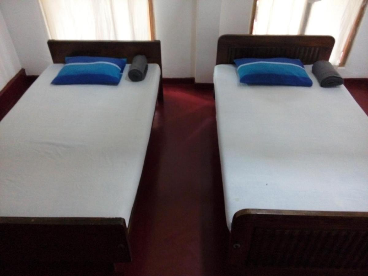 Lake House Homestay أنرادابورام المظهر الخارجي الصورة