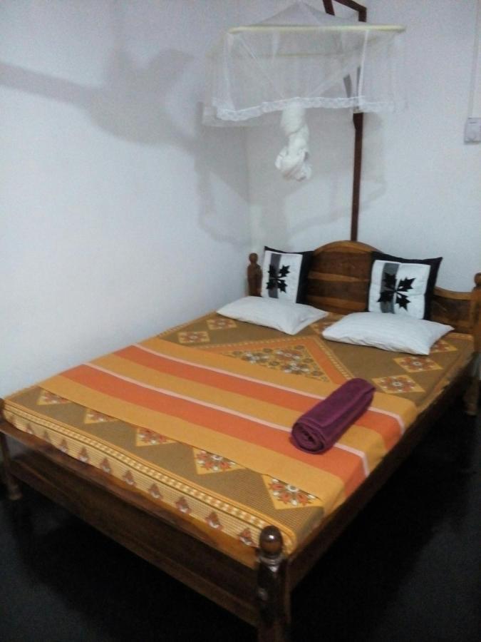 Lake House Homestay أنرادابورام المظهر الخارجي الصورة
